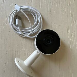Arenti Black and White Indoor Camera with cord and 128gb microSD card